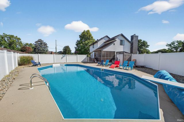 11693 Black Friars Lane, Mishawaka, IN 46545