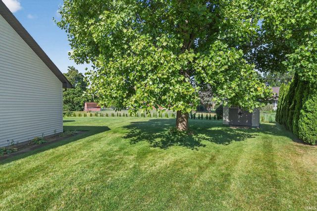 11693 Black Friars Lane, Mishawaka, IN 46545