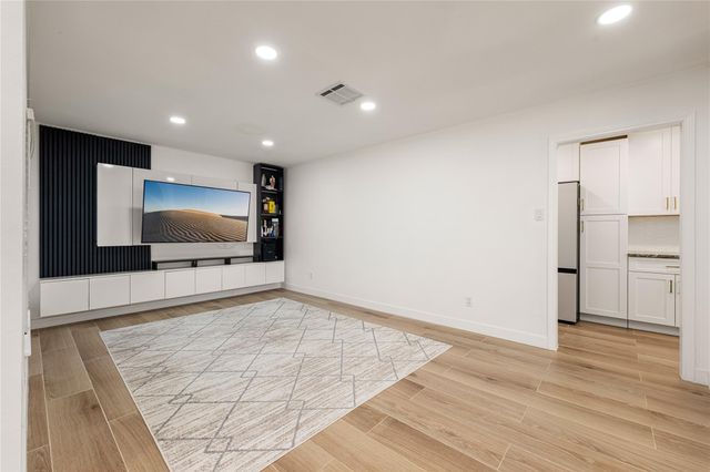 3410 Tanglewilde Street, Houston, TX 77063