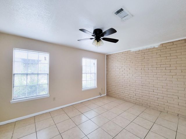 1511 Barcelona Way, Baytown, TX 77520