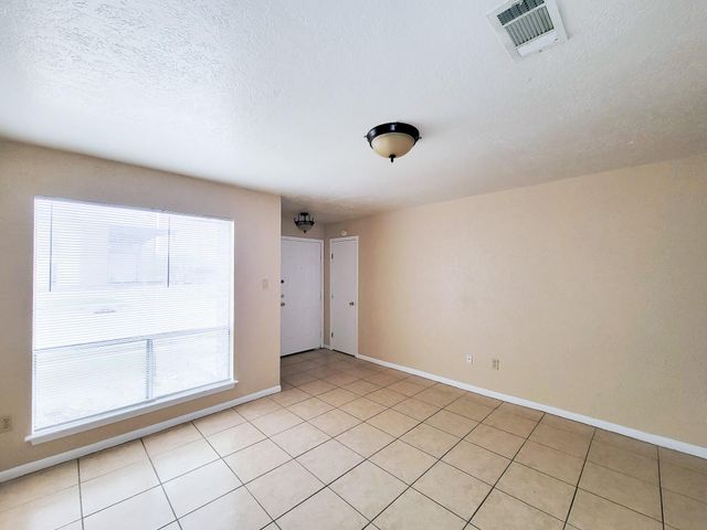 1511 Barcelona Way, Baytown, TX 77520