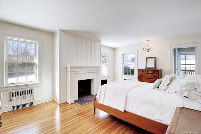 6 Emmet Place, Garden City, NY 11530