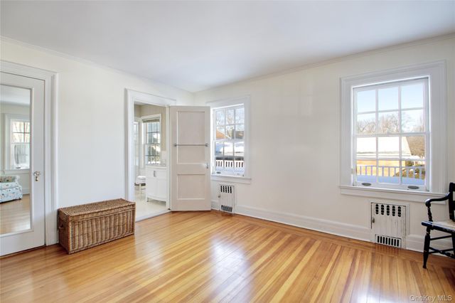 6 Emmet Place, Garden City, NY 11530