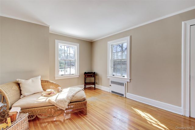 6 Emmet Place, Garden City, NY 11530