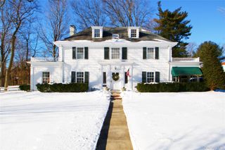 6 Emmet Place, Garden City, NY 11530