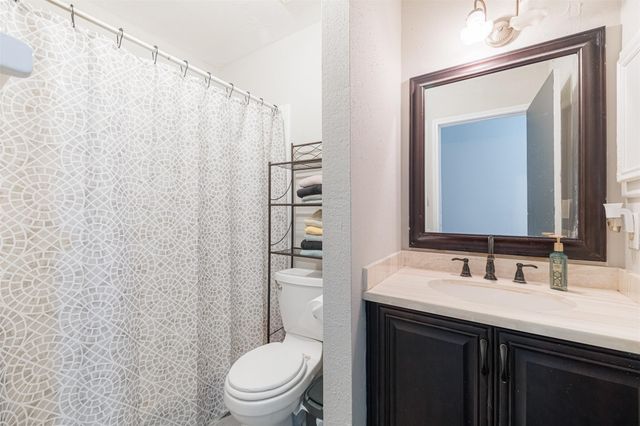 9116 Wilcrest Drive 9116, Houston, TX 77099