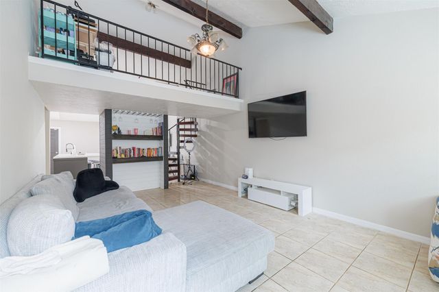 9116 Wilcrest Drive 9116, Houston, TX 77099