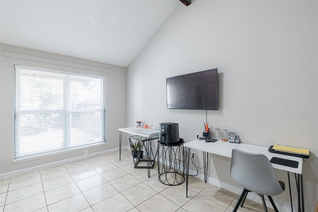 9116 Wilcrest Drive 9116, Houston, TX 77099