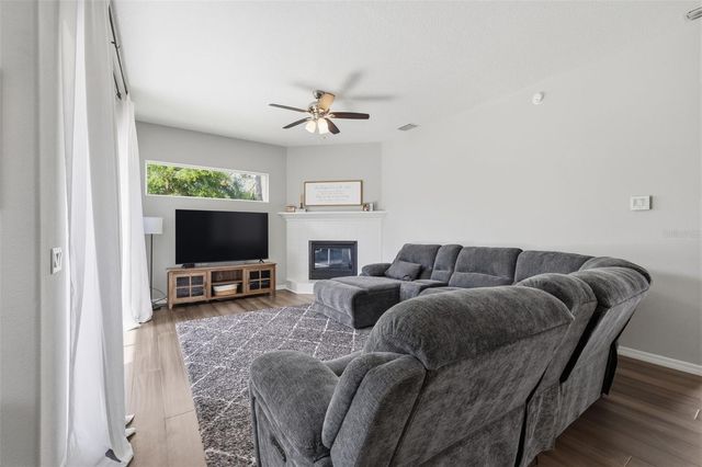 10121 KINGSHYRE WAY, Tampa, FL 33647