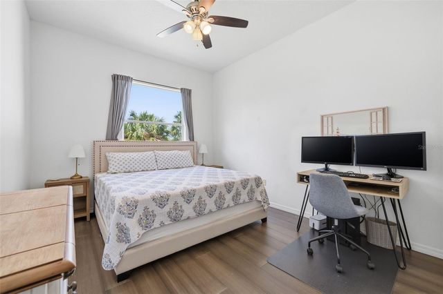 10121 KINGSHYRE WAY, Tampa, FL 33647