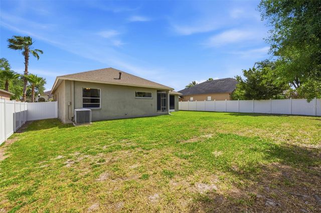 10121 KINGSHYRE WAY, Tampa, FL 33647