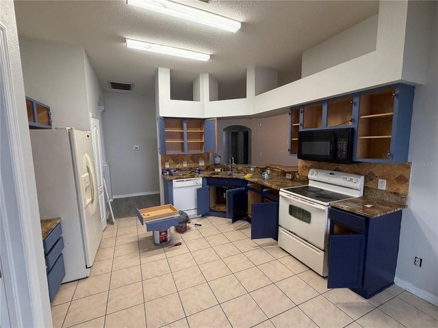 8101 WATER TOWER DRIVE, Tampa, FL 33619