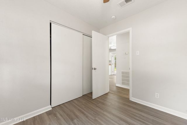 11 Fleetwood Place, Ocean Springs, MS 39564