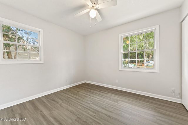 11 Fleetwood Place, Ocean Springs, MS 39564