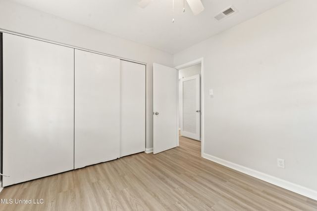 11 Fleetwood Place, Ocean Springs, MS 39564