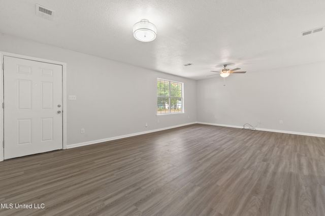 11 Fleetwood Place, Ocean Springs, MS 39564