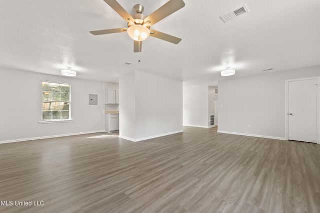 11 Fleetwood Place, Ocean Springs, MS 39564