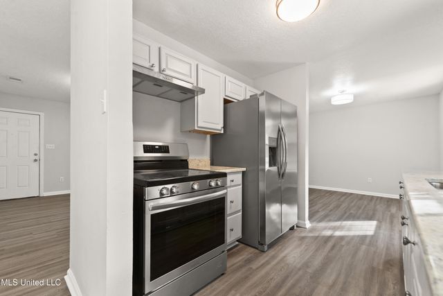 11 Fleetwood Place, Ocean Springs, MS 39564