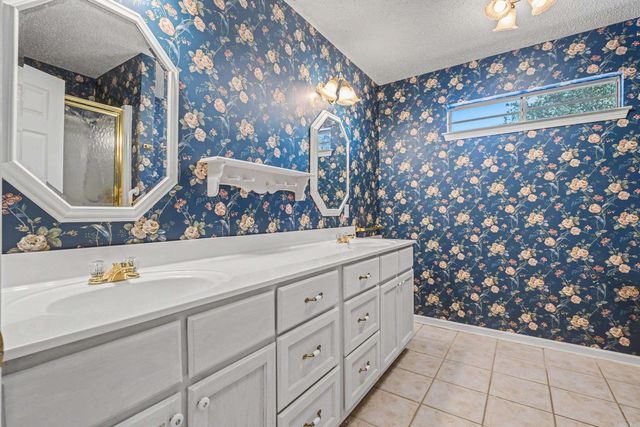 1 Forest Hills Lane, Little Rock, AR 72210