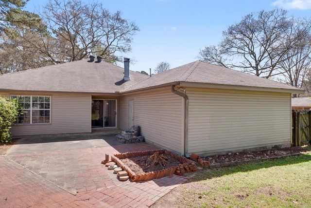 1 Forest Hills Lane, Little Rock, AR 72210