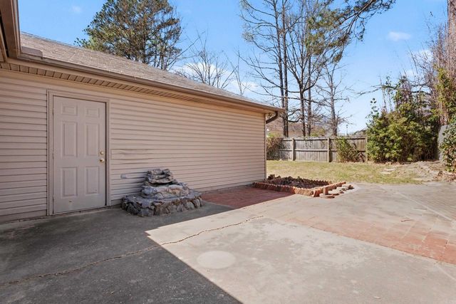 1 Forest Hills Lane, Little Rock, AR 72210