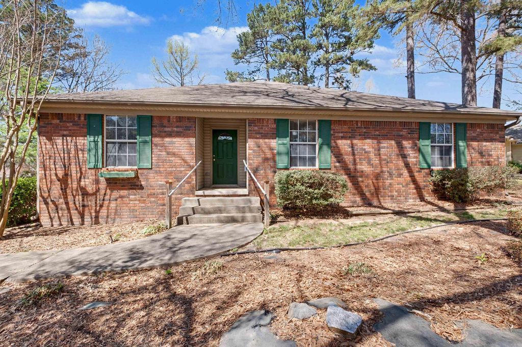 1 Forest Hills Lane, Little Rock, AR 72210