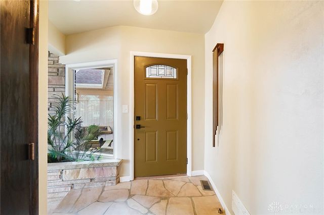 450 Ridgewood Avenue, Oakwood, OH 45409