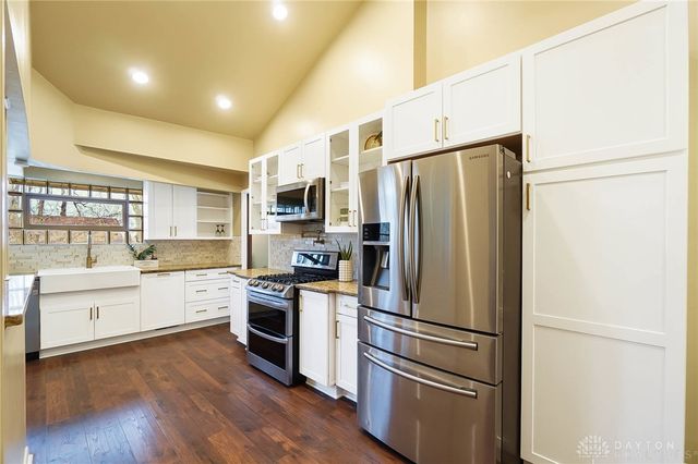 450 Ridgewood Avenue, Oakwood, OH 45409