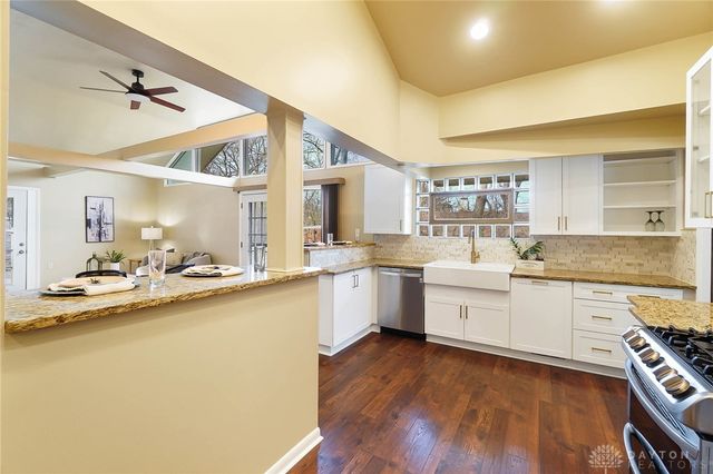 450 Ridgewood Avenue, Oakwood, OH 45409