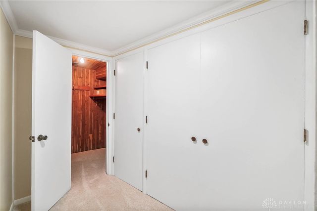 450 Ridgewood Avenue, Oakwood, OH 45409