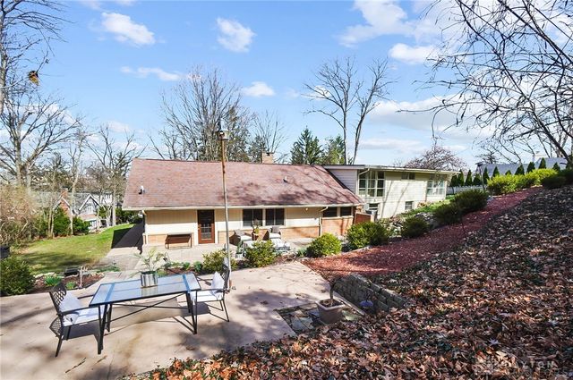 450 Ridgewood Avenue, Oakwood, OH 45409
