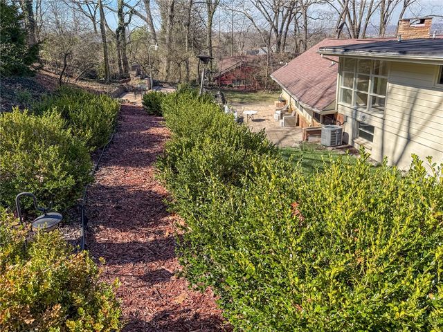 450 Ridgewood Avenue, Oakwood, OH 45409