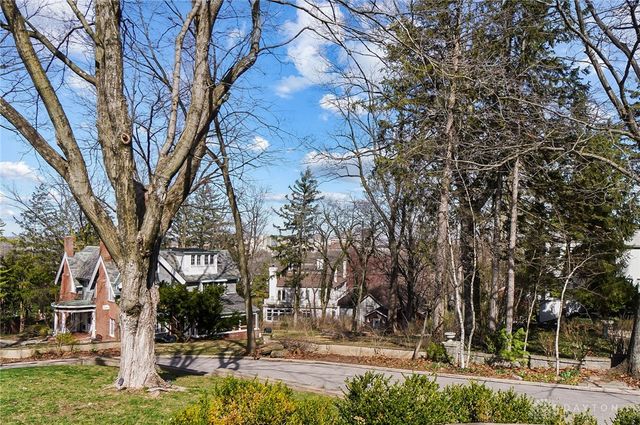 450 Ridgewood Avenue, Oakwood, OH 45409