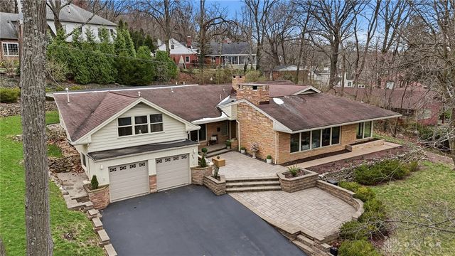450 Ridgewood Avenue, Oakwood, OH 45409