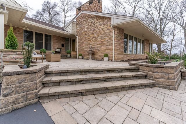 450 Ridgewood Avenue, Oakwood, OH 45409