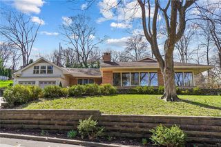 450 Ridgewood Avenue, Oakwood, OH 45409