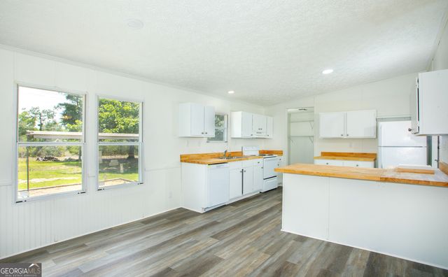 393 Tucker Road, Lizella, GA 31052