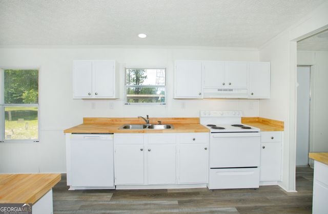 393 Tucker Road, Lizella, GA 31052