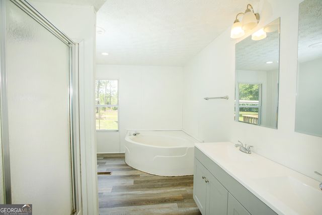 393 Tucker Road, Lizella, GA 31052