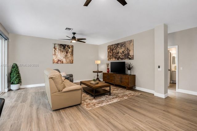 863 Vanda Ter, Weston, FL 33327