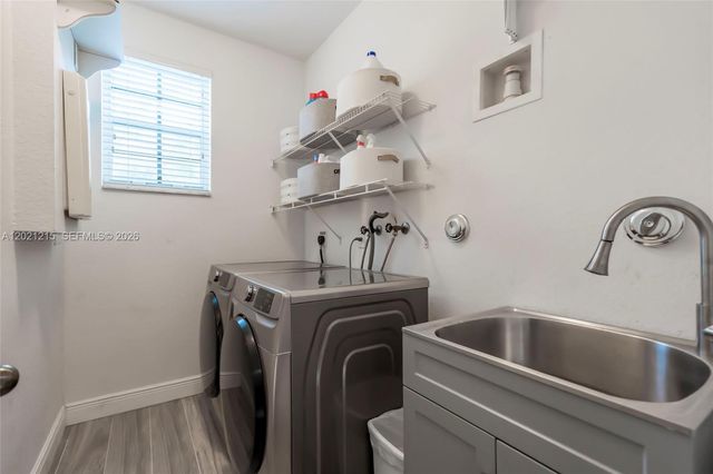 863 Vanda Ter, Weston, FL 33327