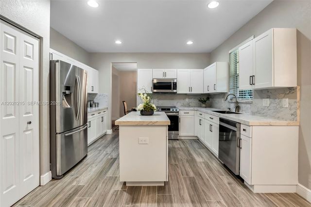 863 Vanda Ter, Weston, FL 33327