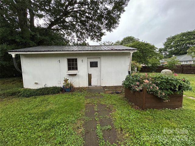 2009 Hickory Grove Road, Gastonia, NC 28056