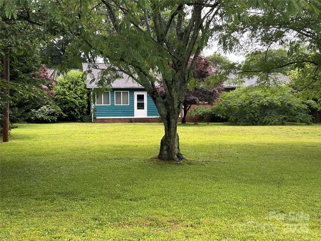 2009 Hickory Grove Road, Gastonia, NC 28056