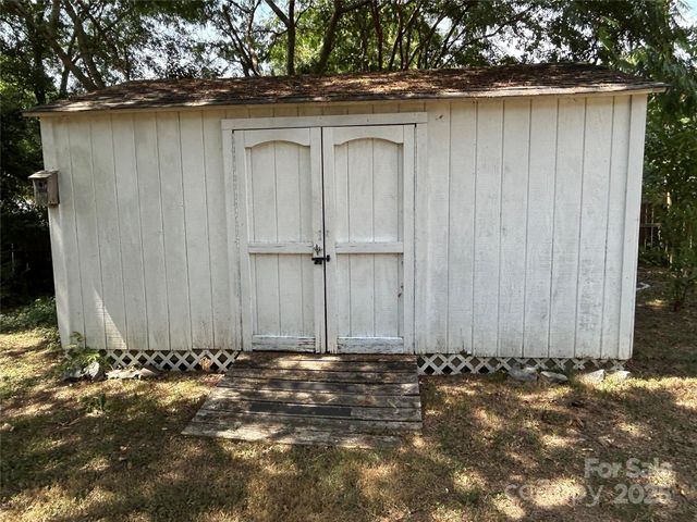 2009 Hickory Grove Road, Gastonia, NC 28056
