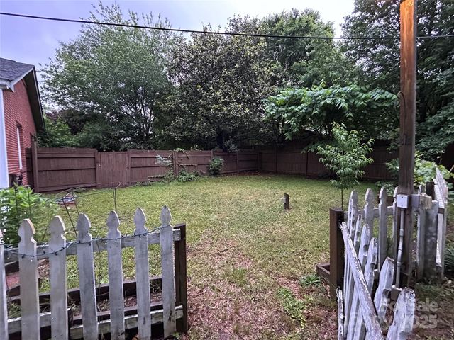 2009 Hickory Grove Road, Gastonia, NC 28056