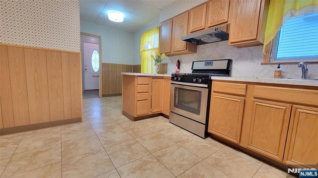 29 Magnolia Avenue, Kearny, NJ 07032