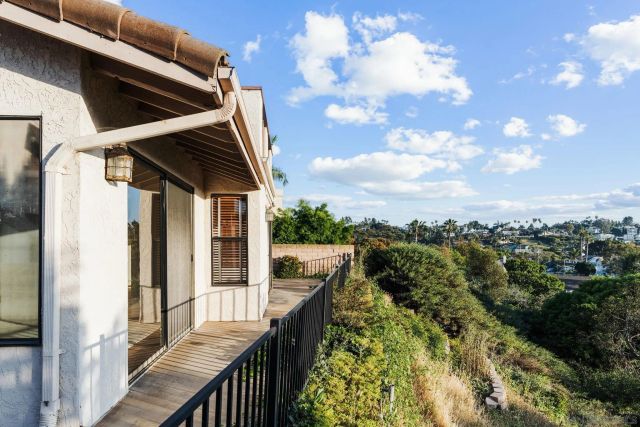 2767 Vista Del Oro, Carlsbad, CA 92009