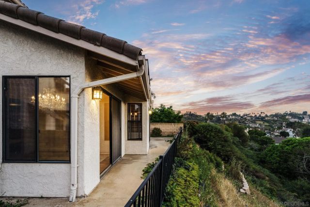 2767 Vista Del Oro, Carlsbad, CA 92009