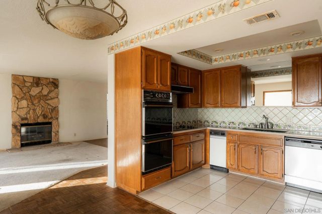 2767 Vista Del Oro, Carlsbad, CA 92009